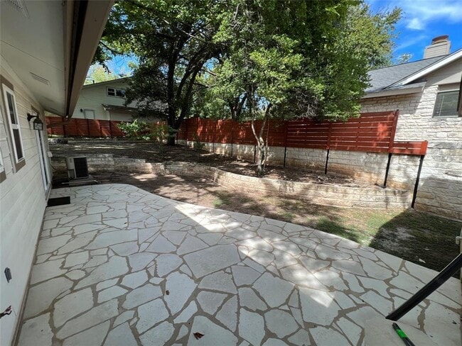 Building Photo - 7002 Danwood Dr