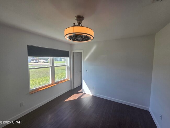 Building Photo - 1303 Sutherland Ct