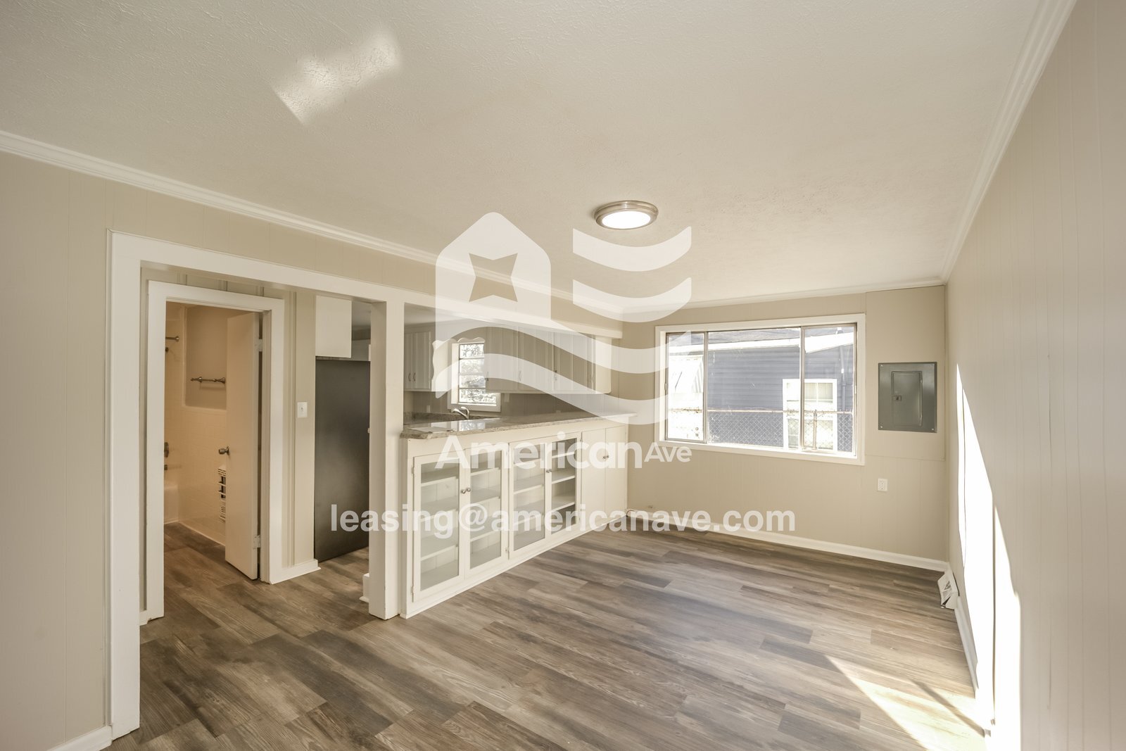 Building Photo - 206 E Crovat St