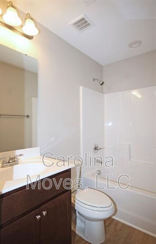 Building Photo - 105 Lockeland Park Dr