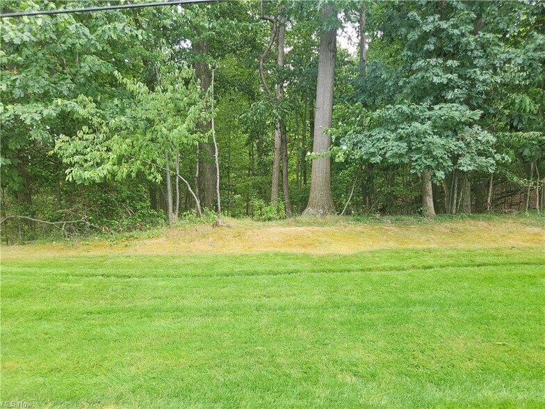 Building Photo - 7010 Carriage Hill Dr