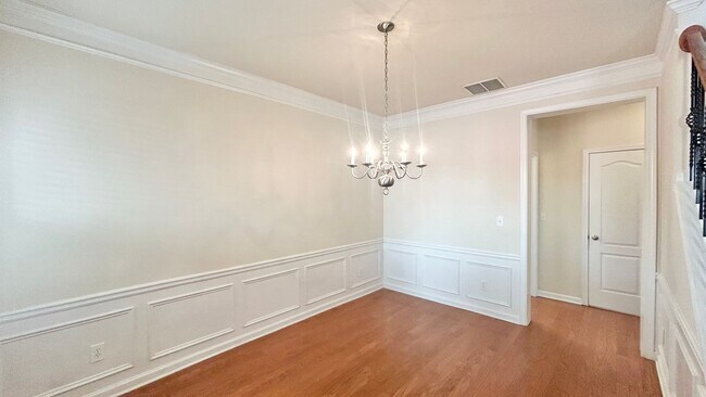 Building Photo - Alpharetta 4 Bedroom-3 Bathroom, Granite Counters, Stainless Appliances, Hardwoods