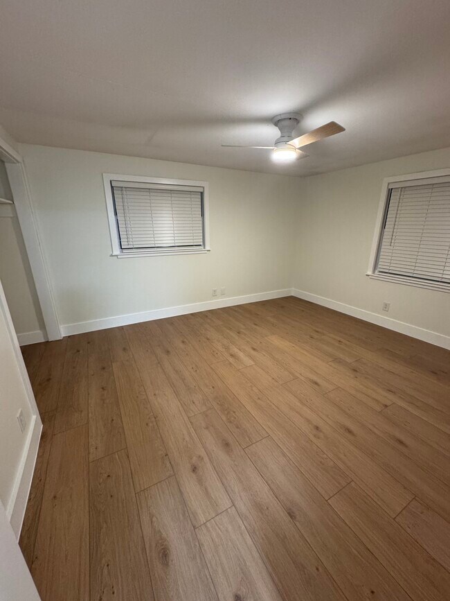 Building Photo - 6070 Longchamp Dr