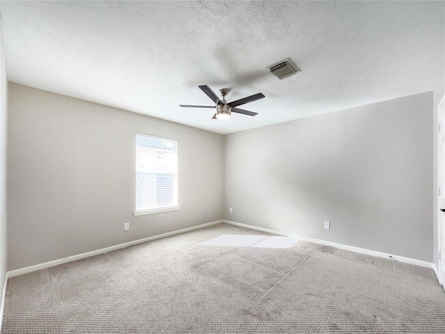 Building Photo - 21827 Sierra Long Dr