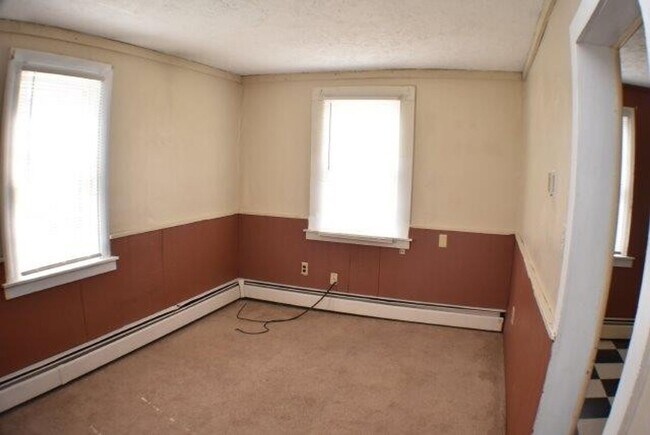 Building Photo - Single Family Farm Home