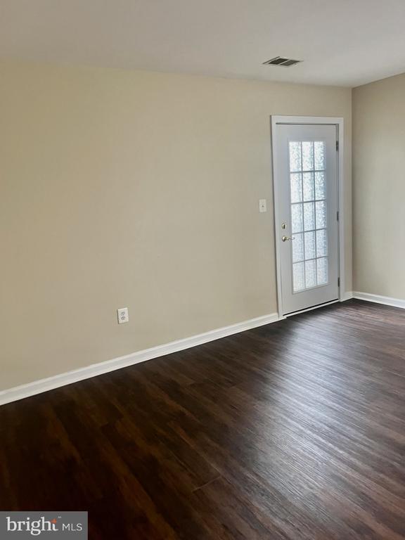 Building Photo - 635 Constellation Square SE
