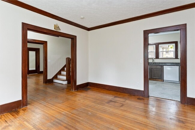 Building Photo - 19 Genesee Park Blvd