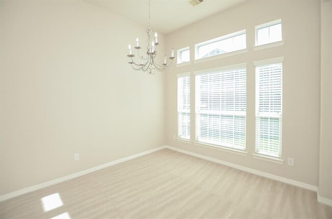 Building Photo - 3807 Broken Pine Ct