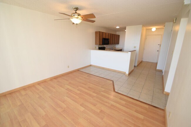 Building Photo - 121D1002- 98-402 Koauka Loop, Unit 1916