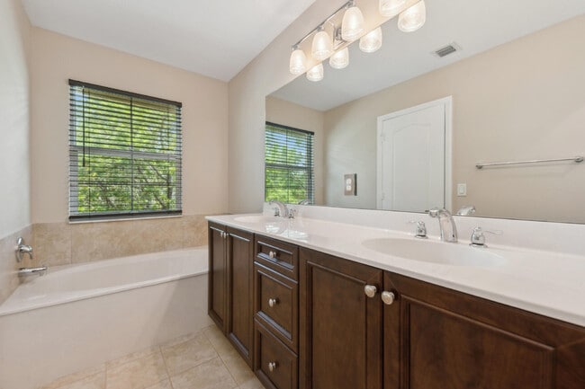 Building Photo - 5911 Monterra Club Dr