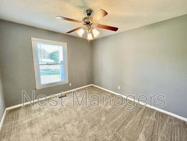 Building Photo - 7401 Paxton Dr