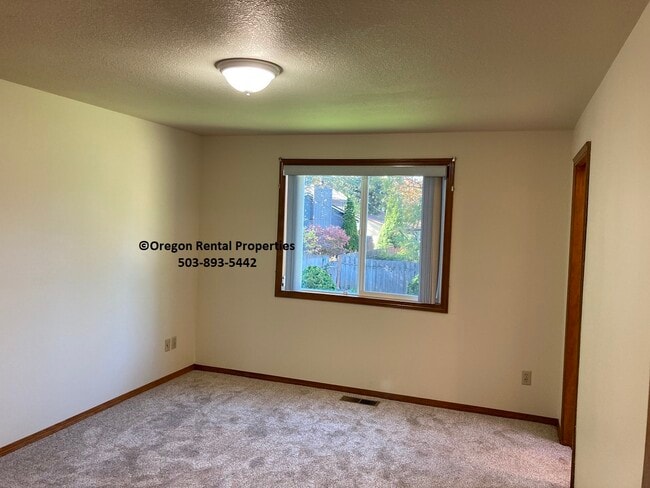 Building Photo - 2511 NE 161st Ave