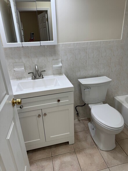 Building Photo - 31 Emory St