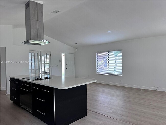 Building Photo - 547 Patio Village Way