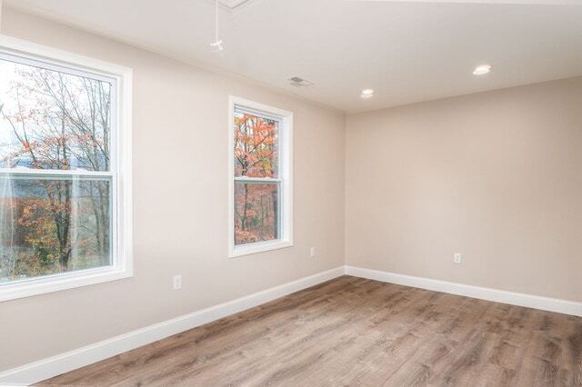 Upstairs den - 107 Owens Creek Rd