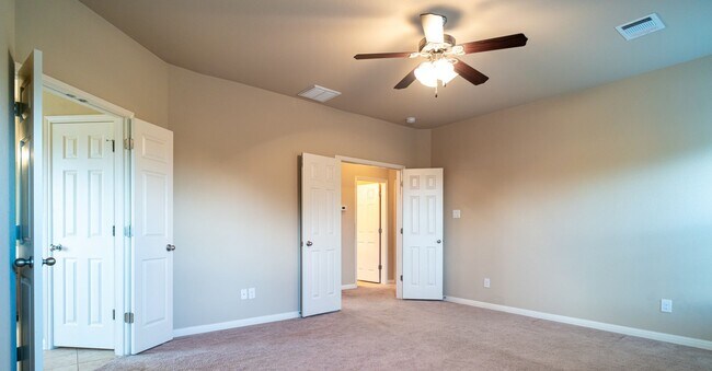 Building Photo - 2301 Giddens Dr