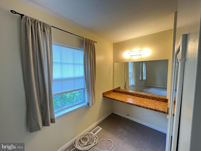 Building Photo - 634 Glynlee Ct