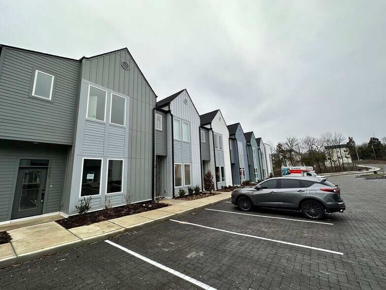 Building Photo - 1535 Yarra St