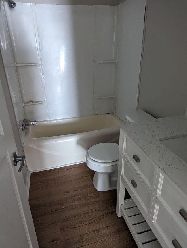 Building Photo - 4 BR, 2 BA 1,792 sq ft doublewide Trailer ...