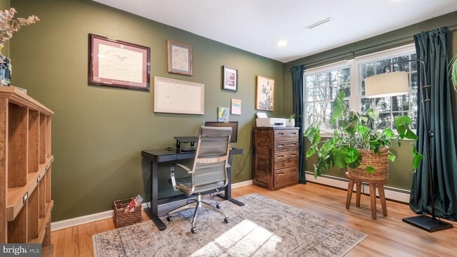 Building Photo - 154 Ash Way