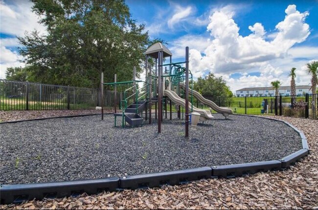 Building Photo - 541 Madison Dr
