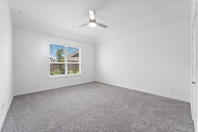 Building Photo - 1689 Daylight Lk Dr