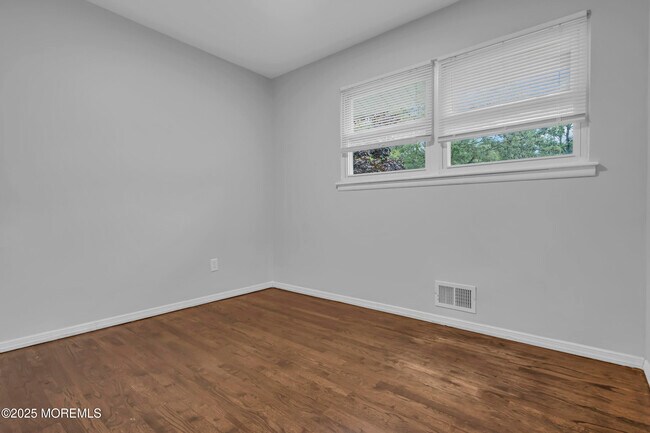Building Photo - 22 Bryant Dr