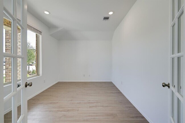Building Photo - 10935 Water Hyssop Ln