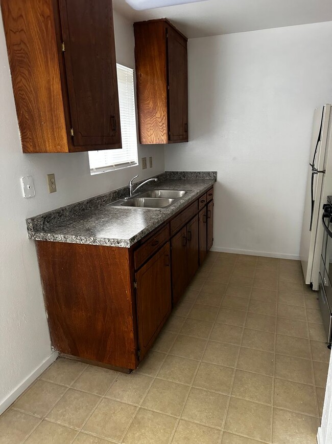Building Photo - 8865 Amapoa Ave