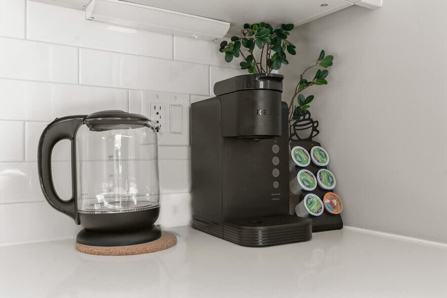 Building Photo - 901 Canal St