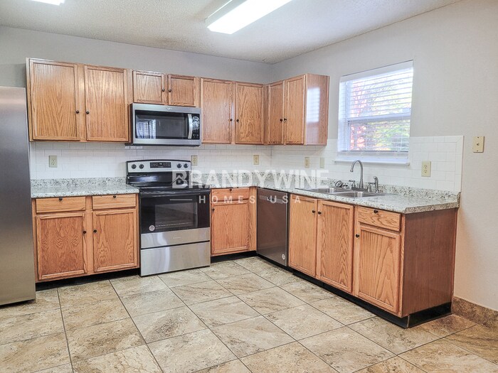 Building Photo - 5611 Olive Branch Way