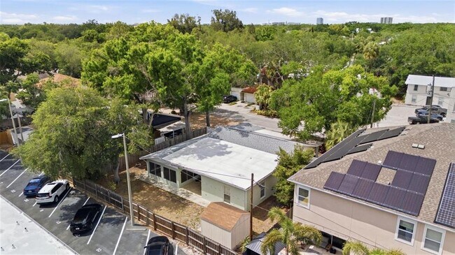 Building Photo - 2512 W Kansas Ave