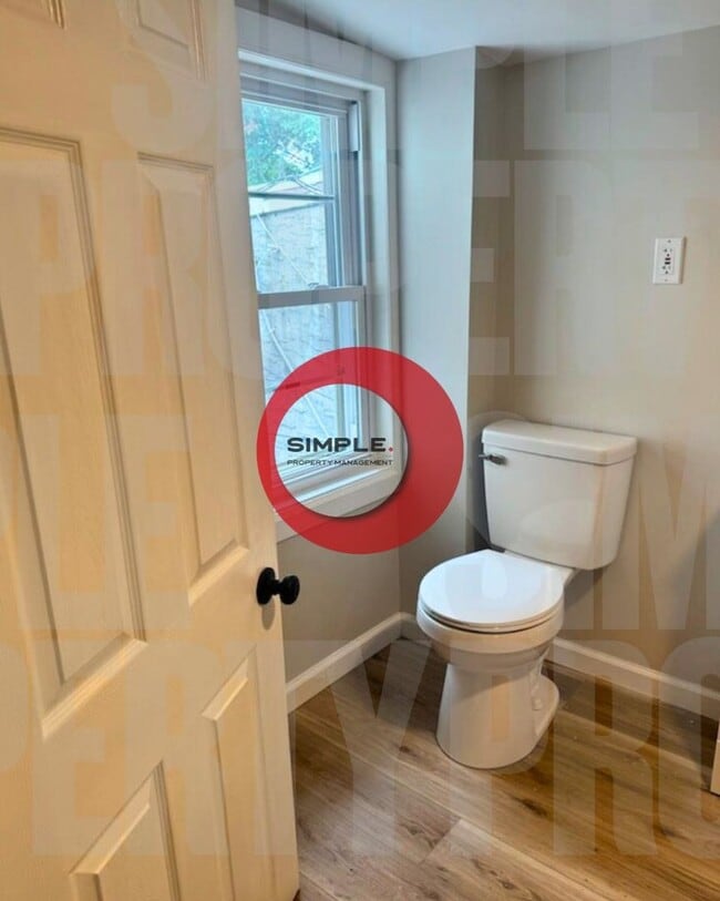 Building Photo - Two-bedroom one bath house with off street...