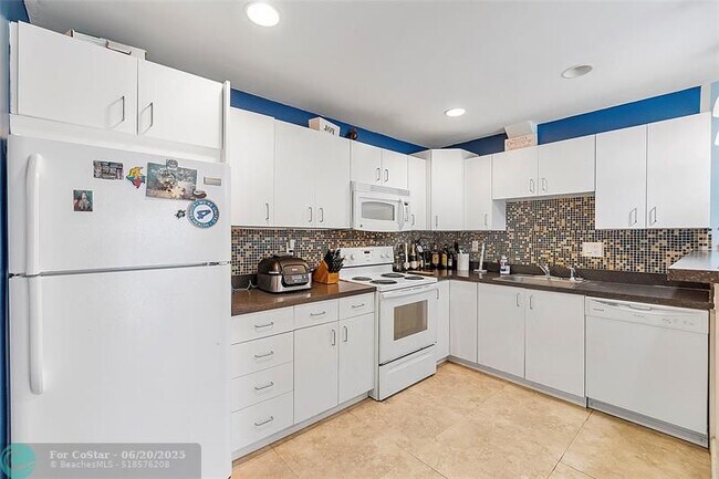 Building Photo - 4128 NW 88th Ave