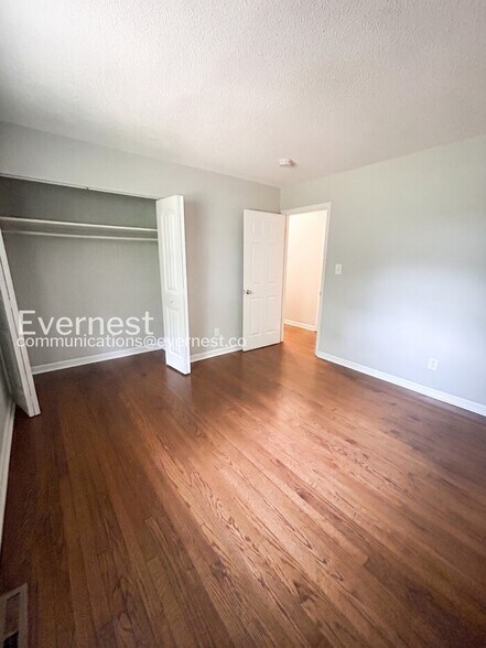 Building Photo - 9307 Feldbank Dr