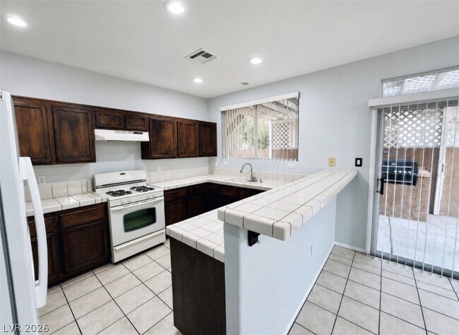 Building Photo - 2581 Silver Shadow Dr