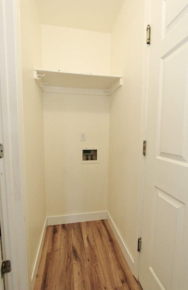 Building Photo - Single-Level Home in Quiet Neighborhood