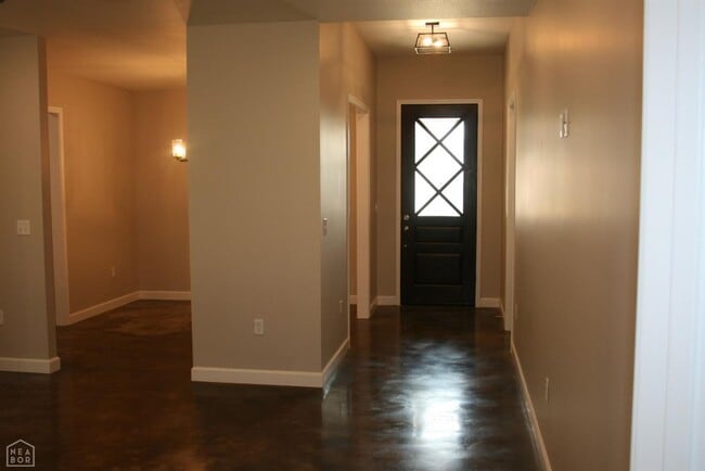 Building Photo - 3 Bedroom, 2 Bath in Nettleton!