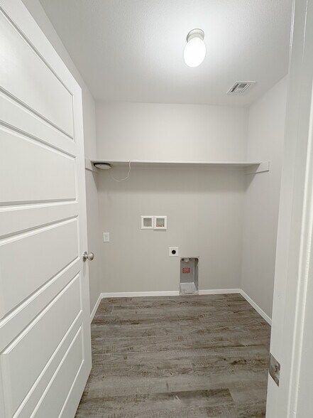 Building Photo - 16207 S 87th East Ave