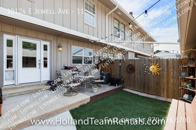 Building Photo - 10124 E Jewell Ave