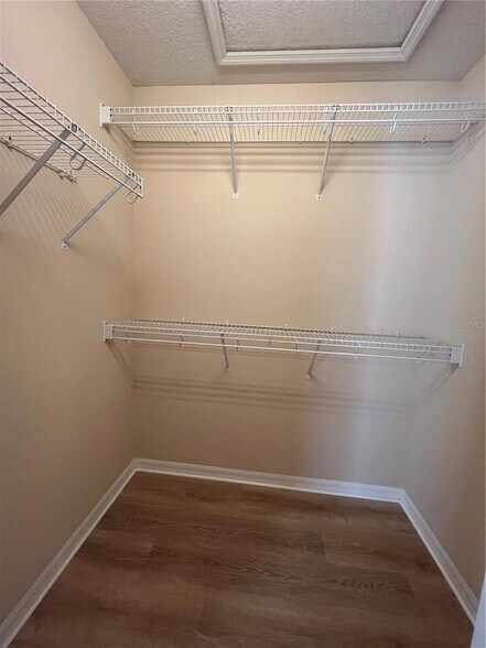 Building Photo - 946 Seneca Trail