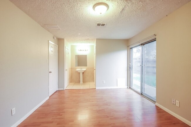 Building Photo - 5434 Heronwood Dr