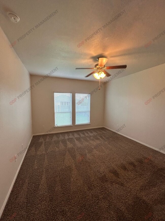 Building Photo - 516 Cross Dr.