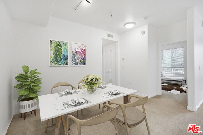 Building Photo - 100 S Alameda St