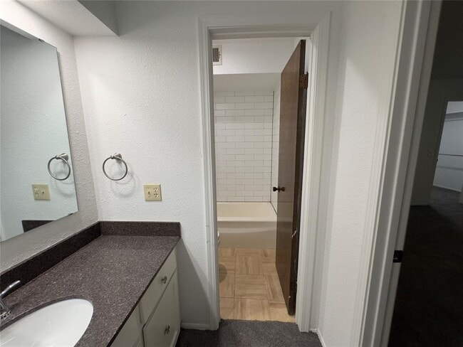 Building Photo - 3325 Brookhollow Ct