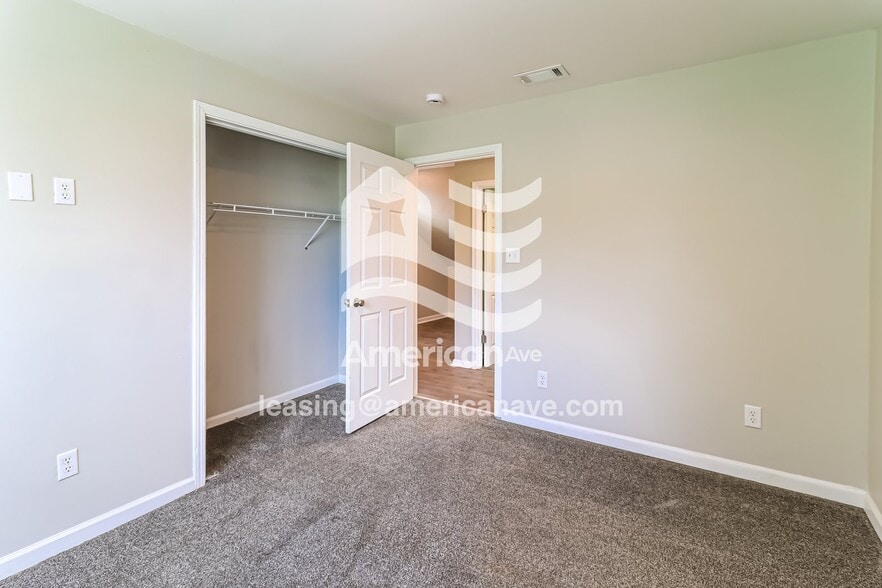 Building Photo - 23790 Tuscany Ave