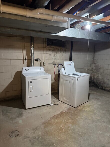 laundry - 214 Lindell Dr
