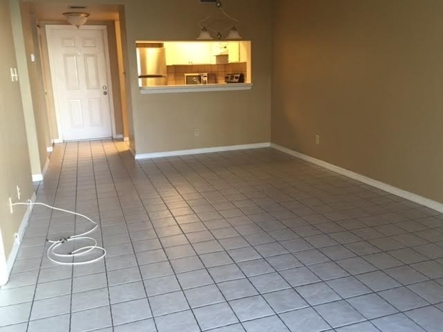 Building Photo - Stone's Throw move in ready!