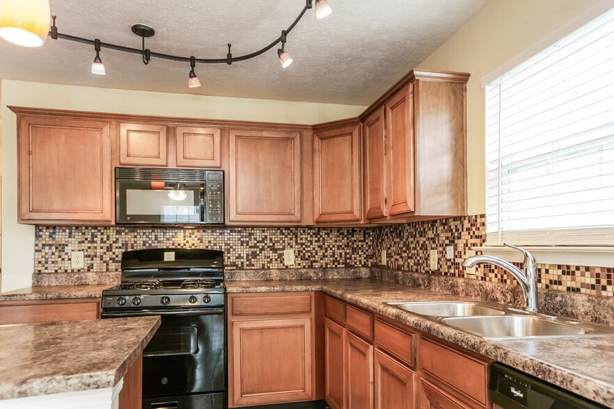 Building Photo - 2916 Sentiment Ln