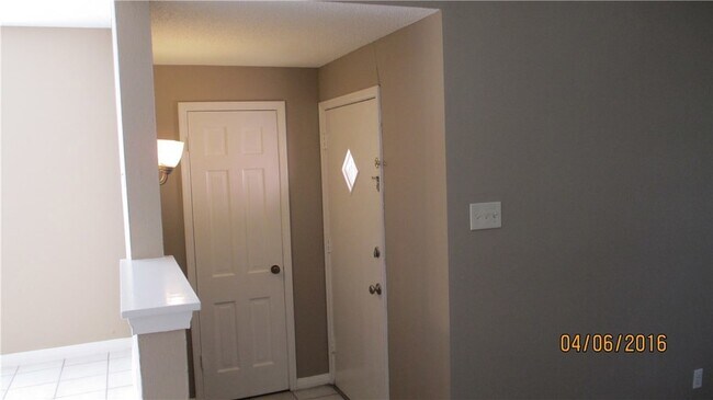 Building Photo - 13223 Kit Ln